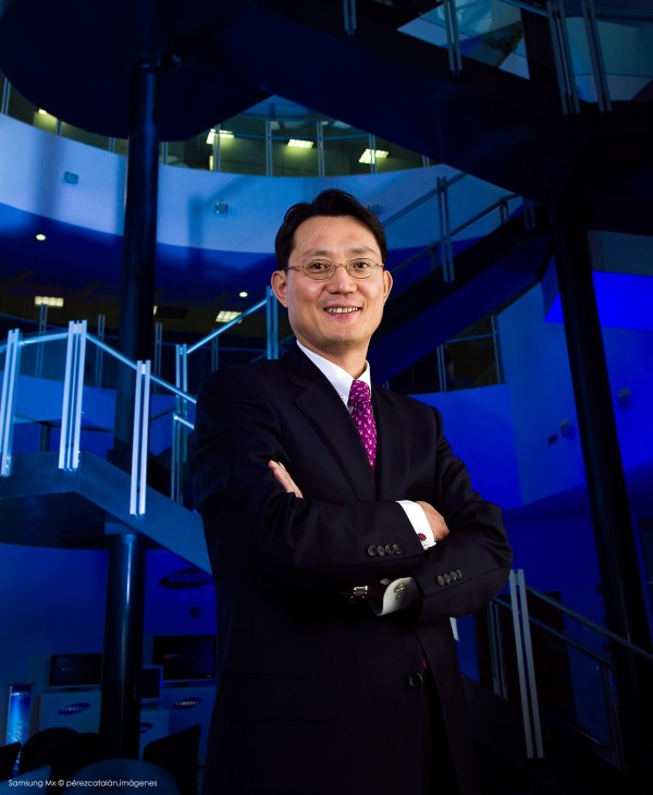 Fotógrafo profesional retrato comercial corporativo cancún y riviera maya samsung mexico